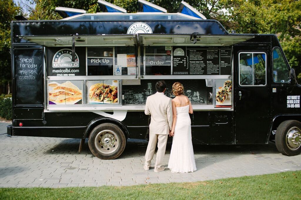 Hiring a Food Truck for Catering a Wedding – Cut Zama Lamex Food